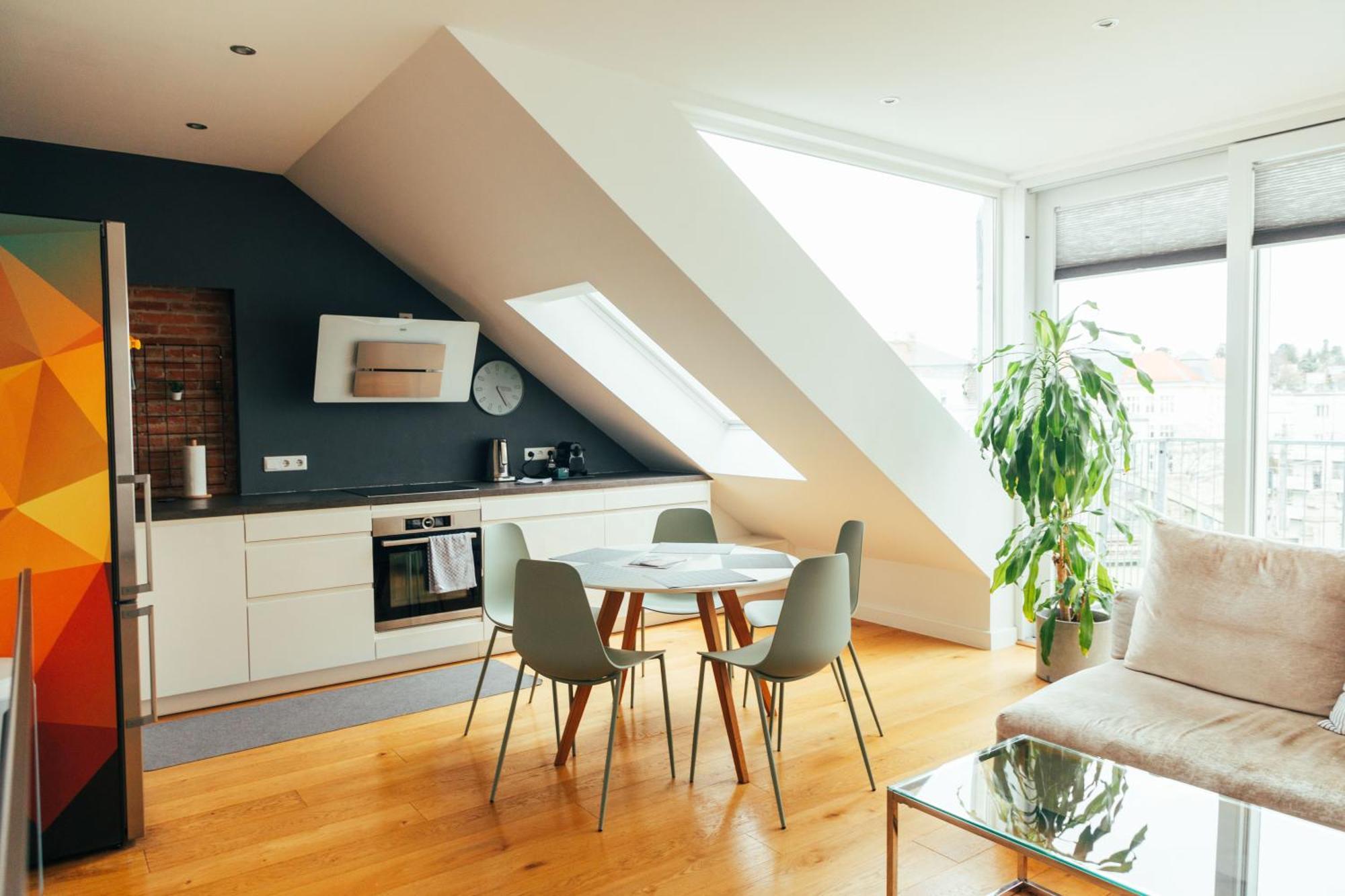 Large - Great For Groups - With Balcony Or Terrace Viena